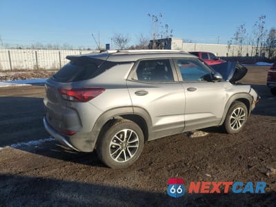 Trzecie zdjęcie samochodu z tyłu: 2025 CHEVROLET TRAILBLAZER LT VIN:KL79MRSL0SB206334 - miniatura