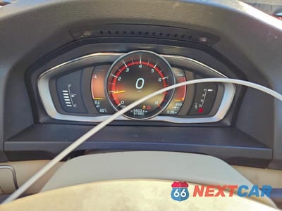 Zdjęcie 9 z 12 samochodu: 2016 VOLVO S60 PREMIER VIN:YV126MFK7G2402324 - miniatura