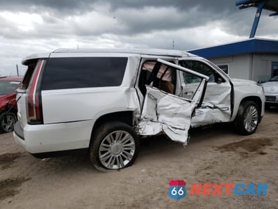 Trzecie zdjęcie samochodu z tyłu: 2019 CADILLAC ESCALADE ESV PLATINUM VIN:1GYS3KKJ5KR261344 - miniatura