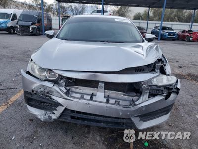 Piąte zdjęcie samochodu w środku: 2018 HONDA CIVIC LX VIN:19XFC2F53JE200041 - miniatura