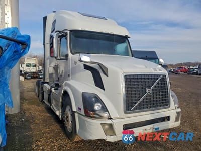 2017 VOLVO VNL SEMI TRUCK 4V4NC9EH1HN972984 - główne zdjęcie licytacji z USA - miniatura