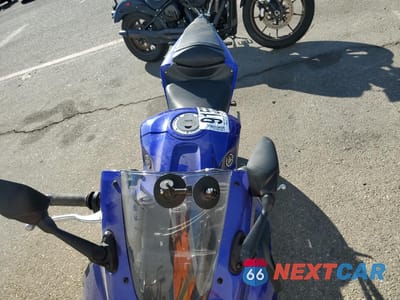 Piąte zdjęcie samochodu w środku: 2024 YAMAHA YZFR3 A VIN:MH3RH18Y2RK017966 - miniatura