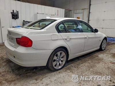 Trzecie zdjęcie samochodu z tyłu: 2011 BMW 328 XI SULEV VIN:WBAPK5G52BNN79955 - miniatura