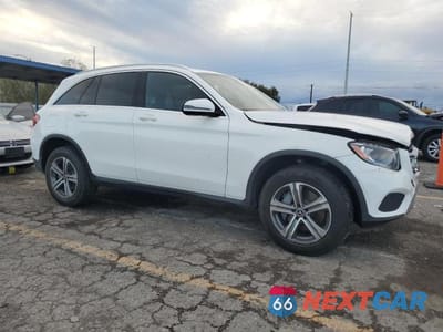 Czwarte zdjęcie samochodu z boku: 2018 MERCEDES-BENZ GLC 300 VIN:WDC0G4JB0JV060751 - miniatura