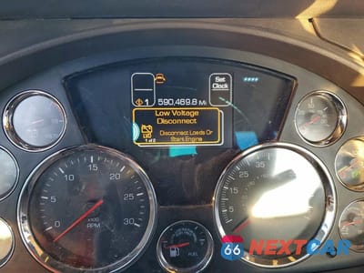 Zdjęcie 8 z 10 samochodu: 2016 KENWORTH T680 SEMI TRUCK VIN:1XKYA48X8GJ496344 - miniatura