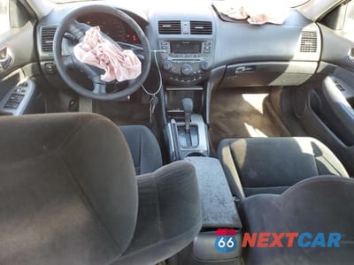 Zdjęcie 8 z 13 samochodu: 2006 HONDA ACCORD EX VIN:1HGCM56776A183842 - miniatura