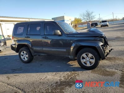 Czwarte zdjęcie samochodu z boku: 2011 JEEP LIBERTY SPORT VIN:1J4PN2GK2BW595348 - miniatura