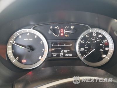 Zdjęcie 9 z 15 samochodu: 2015 NISSAN SENTRA S VIN:3N1AB7AP4FY334245 - miniatura