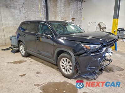 Czwarte zdjęcie samochodu z boku: 2024 TOYOTA GRAND HIGHLANDER XLE VIN:5TDAAAB56RS029092 - miniatura