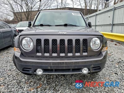 Piąte zdjęcie samochodu w środku: 2016 JEEP PATRIOT LATITUDE VIN:1C4NJRFB2GD500647 - miniatura