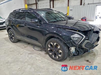 Czwarte zdjęcie samochodu z boku: 2023 KIA SPORTAGE X LINE VIN:5XYK6CAF5PG124717 - miniatura