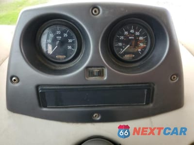 Zdjęcie 8 z 10 samochodu: 2005 FREIGHTLINER CHASSIS X LINE MOTOR HOME VIN:4UZABFCYX5CU60271 - miniatura