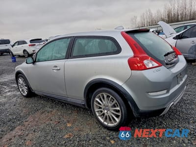 Drugie zdjęcie samochodu z przodu: 2011 VOLVO C30 T5 VIN:YV1672MK4B2211281 - miniatura