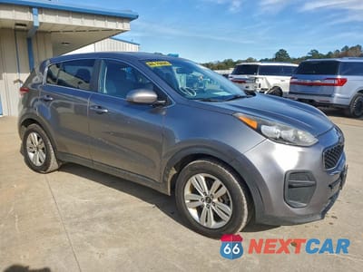 Czwarte zdjęcie samochodu z boku: 2017 KIA SPORTAGE LX VIN:KNDPM3AC2H7073368 - miniatura