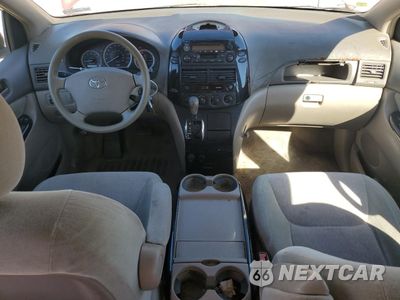 Zdjęcie 8 z 13 samochodu: 2004 TOYOTA SIENNA CE VIN:5TDZA23C04S079629 - miniatura