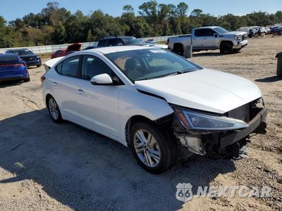 Czwarte zdjęcie samochodu z boku: 2019 HYUNDAI ELANTRA VIN:5NPD84LF3KH469218 - miniatura
