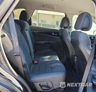 Zdjęcie 10 z 12 samochodu: 2016 KIA SORENTO LX VIN:5XYPGDA39GG051155 - miniatura