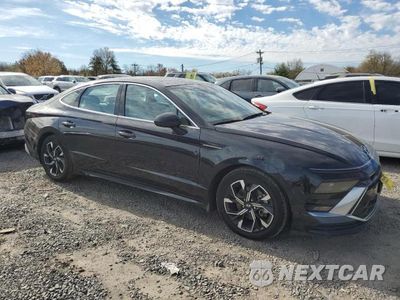 Czwarte zdjęcie samochodu z boku: 2024 HYUNDAI SONATA SEL VIN:KMHL64JA6RA402201 - miniatura