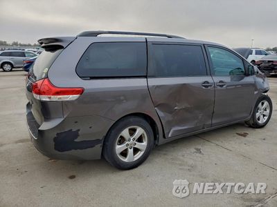 Trzecie zdjęcie samochodu z tyłu: 2012 TOYOTA SIENNA LE VIN:5TDKK3DC2CS218211 - miniatura