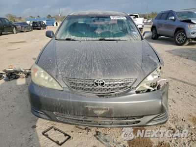 Piąte zdjęcie samochodu w środku: 2003 TOYOTA CAMRY LE VIN:4T1BE32KX3U705097 - miniatura