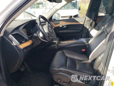 Zdjęcie 7 z 13 samochodu: 2022 VOLVO XC90 T6 MOMENTUM VIN:YV4A221K4N1809770 - miniatura