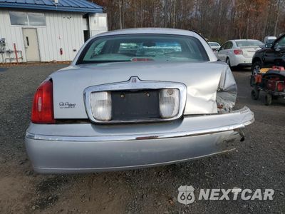 Zdjęcie 6 z 12 samochodu: 2001 LINCOLN TOWN CAR SIGNATURE VIN:1LNHM82W31Y729695 - miniatura