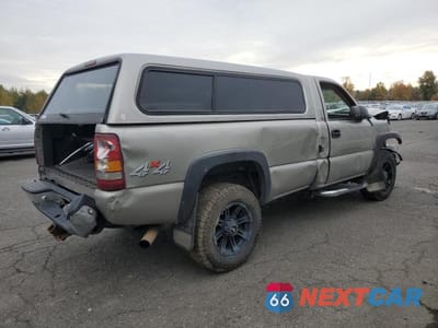 Trzecie zdjęcie samochodu z tyłu: 2001 CHEVROLET SILVERADO K2500 HEAVY DUTY VIN:1GCHK24G61E237824 - miniatura