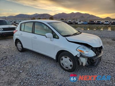 Czwarte zdjęcie samochodu z boku: 2009 NISSAN VERSA S VIN:3N1BC13E29L489713 - miniatura