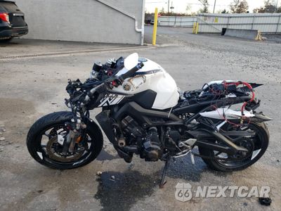Trzecie zdjęcie samochodu z tyłu: 2017 YAMAHA FZ09 VIN:JYARN53E9HA001324 - miniatura