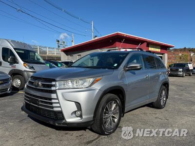 2018 TOYOTA HIGHLANDER SE 5TDJZRFH5JS556444 - główne zdjęcie licytacji z USA - miniatura