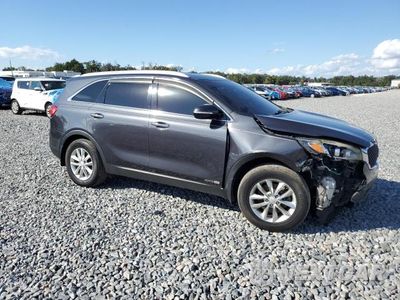 Czwarte zdjęcie samochodu z boku: 2018 KIA SORENTO LX VIN:5XYPGDA51JG423239 - miniatura