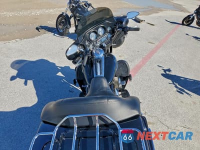 Zdjęcie 6 z 9 samochodu: 2013 HARLEY-DAVIDSON FLHTK ELECTRA GLIDE ULTRA LIMITED VIN:1HD1KEM39DB691053 - miniatura