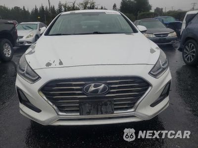 Piąte zdjęcie samochodu w środku: 2019 HYUNDAI SONATA SE VIN:5NPE24AF8KH806877 - miniatura