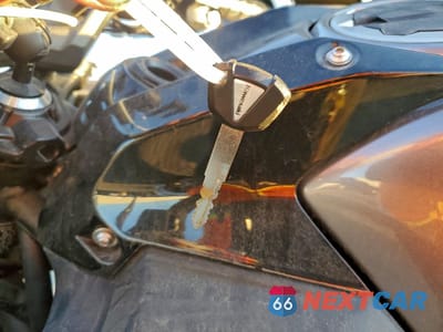 Zdjęcie 8 z 10 samochodu: 2021 KAWASAKI EX650 N VIN:ML5EXEN14MDA25172 - miniatura