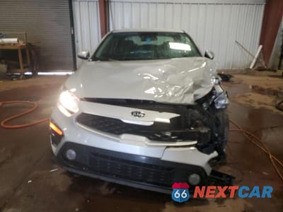 Piąte zdjęcie samochodu w środku: 2021 KIA FORTE FE VIN:3KPF24AD5ME306993 - miniatura