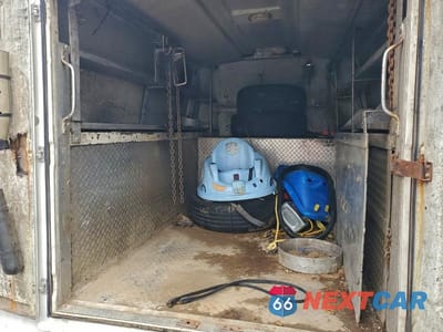 Zdjęcie 10 z 12 samochodu: 2001 DODGE RAM UTILITY / SERVICE TRUCK VIN:3B7KC26Z51M271832 - miniatura