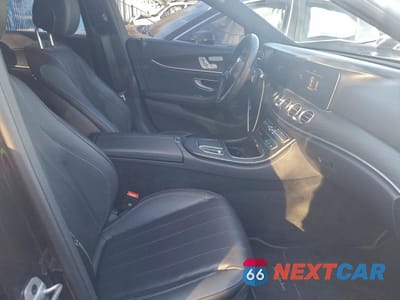 Zdjęcie 13 z 14 samochodu: 2023 MERCEDES-BENZ E 350 VIN:W1KZF8DB0PB185381 - miniatura