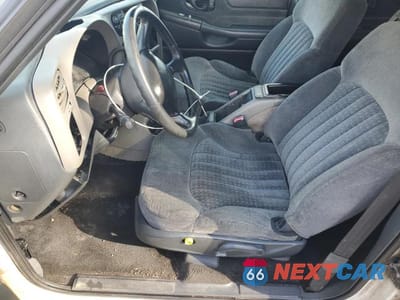 Zdjęcie 7 z 13 samochodu: 2002 CHEVROLET BLAZER VIN:1GNDT13WX2K238564 - miniatura