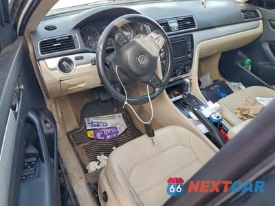 Zdjęcie 8 z 12 samochodu: 2013 VOLKSWAGEN PASSAT VIN:1VWBH7A32DC116675 - miniatura