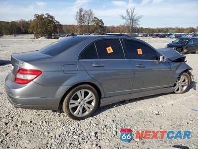 Trzecie zdjęcie samochodu z tyłu: 2011 MERCEDES-BENZ C 300 4MATIC VIN:WDDGF8BB2BR153347 - miniatura