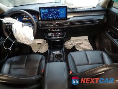 Zdjęcie 8 z 12 samochodu: 2025 LINCOLN CORSAIR PREMIERE VIN:5LMCJ1DA6SUL22648 - miniatura