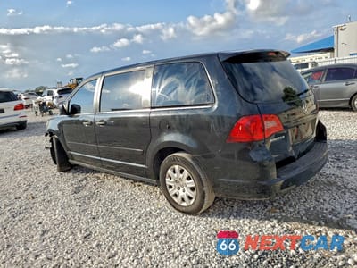 Drugie zdjęcie samochodu z przodu: 2012 VOLKSWAGEN ROUTAN S VIN:2C4RVAAG2CR393830 - miniatura