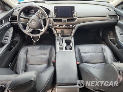 Zdjęcie 8 z 12 samochodu: 2018 HONDA ACCORD TOURING VIN:1HGCV1F99JA106826 - miniatura