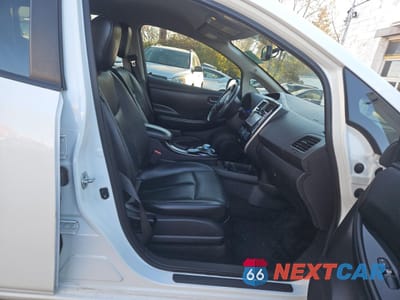 Piąte zdjęcie samochodu w środku: 2015 NISSAN LEAF S VIN:1N4AZ0CP3FC321630 - miniatura