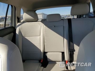 Zdjęcie 10 z 15 samochodu: 2019 VOLKSWAGEN TIGUAN SE VIN:3VV2B7AX2KM118740 - miniatura