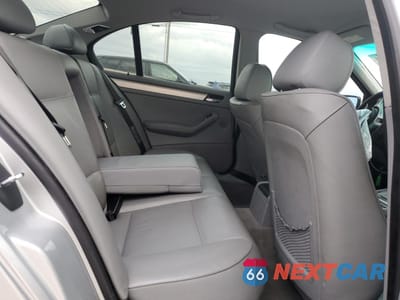 Zdjęcie 10 z 15 samochodu: 2003 BMW 325 XI VIN:WBAEU33493PF60069 - miniatura