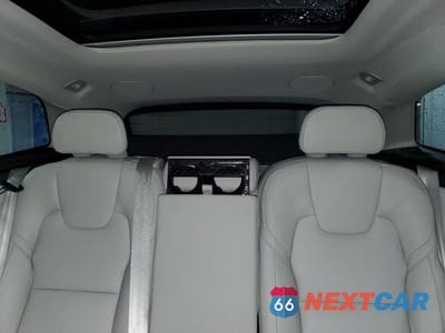 Zdjęcie 10 z 14 samochodu: 2025 VOLVO XC60 ULTRA VIN:YV4M12RM6S1054865 - miniatura