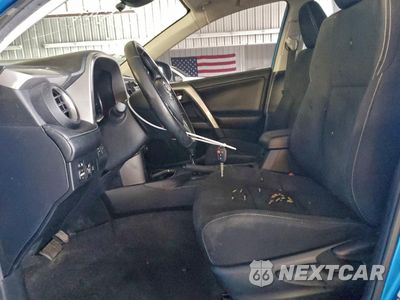 Zdjęcie 7 z 13 samochodu: 2017 TOYOTA RAV4 XLE VIN:JTMRFREV8HD212244 - miniatura
