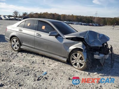 Czwarte zdjęcie samochodu z boku: 2011 MERCEDES-BENZ C 300 4MATIC VIN:WDDGF8BB2BR153347 - miniatura