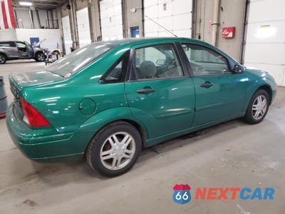 Trzecie zdjęcie samochodu z tyłu: 2002 FORD FOCUS SE VIN:1FAFP34PX2W136320 - miniatura